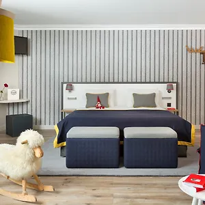 **** Hotel Araucaria & France